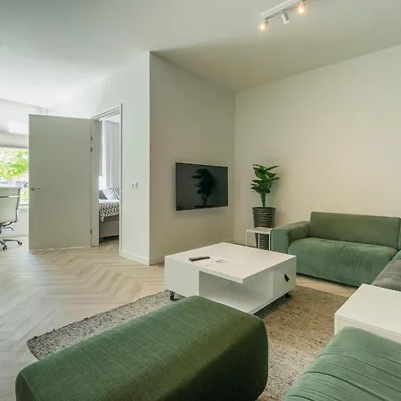 Hotspot, Near Center And Park 아파트