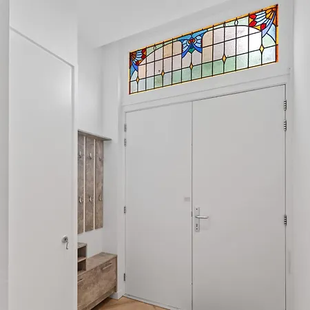 Hotspot, Near Center And Park 아파트 루젠달