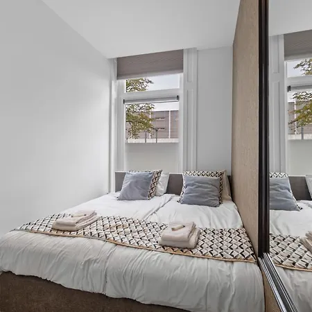 Hotspot, Near Center And Park 아파트 *