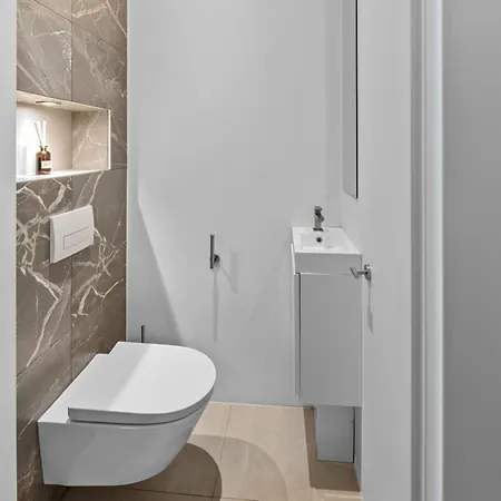 Hotspot, Near Center And Park 아파트