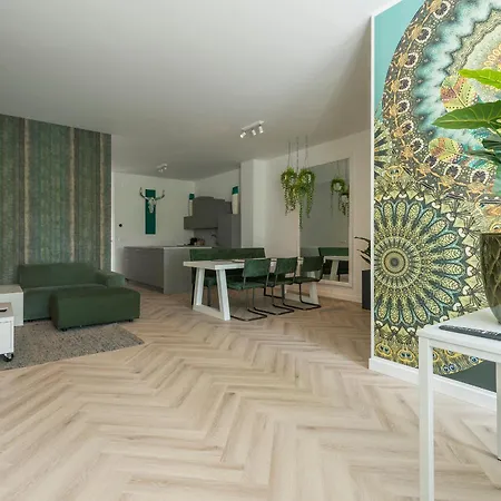 Hotspot, Near Center And Park Appartement