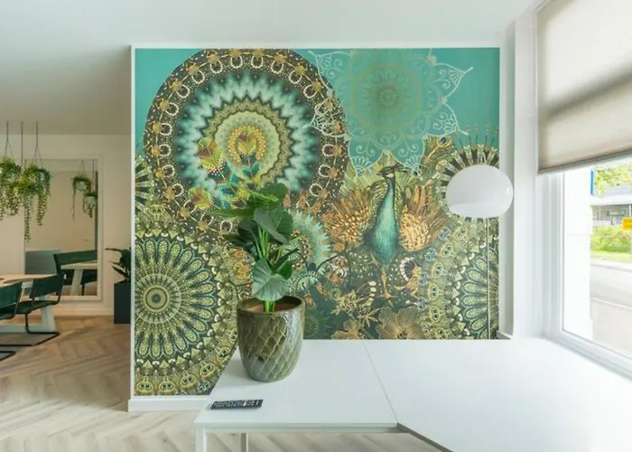 Hotspot, Near Center And Park